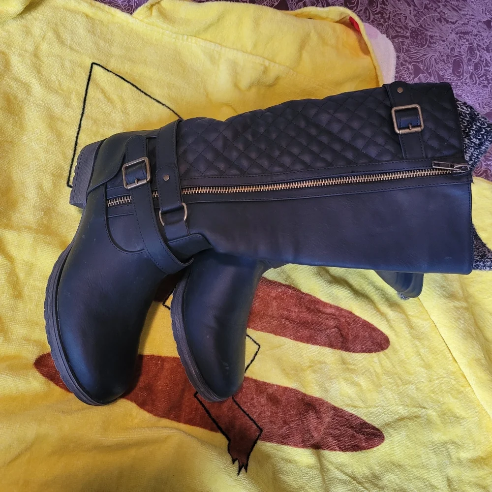 Boots - Picture 2 of 3